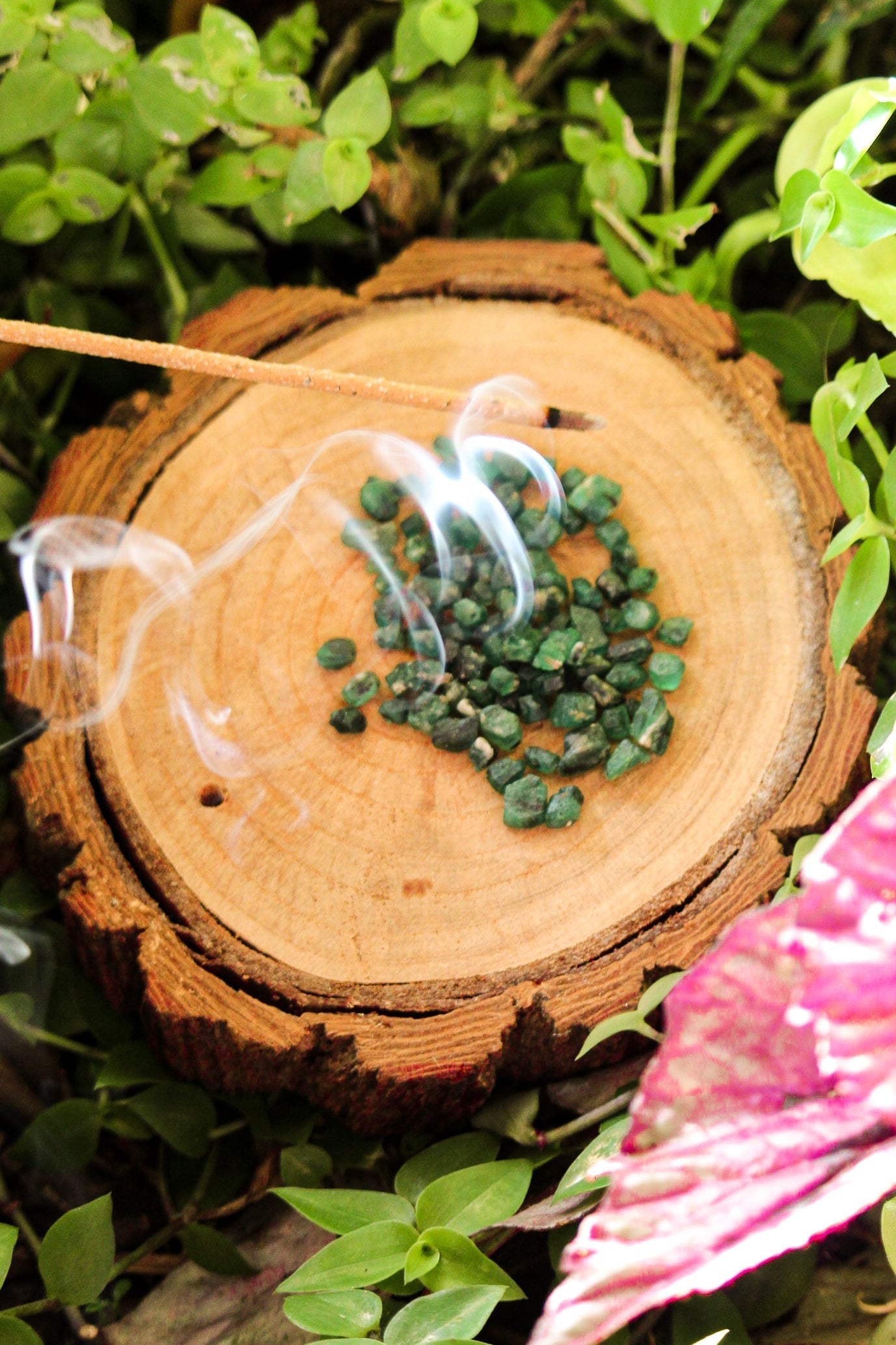 Guia Completo: Como Limpar e Energizar Seus Cristais e Amuletos + Dicas da Soulshine