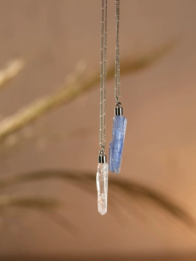 Escapulário Conexão - Cianita Azul e Quartzo incolor