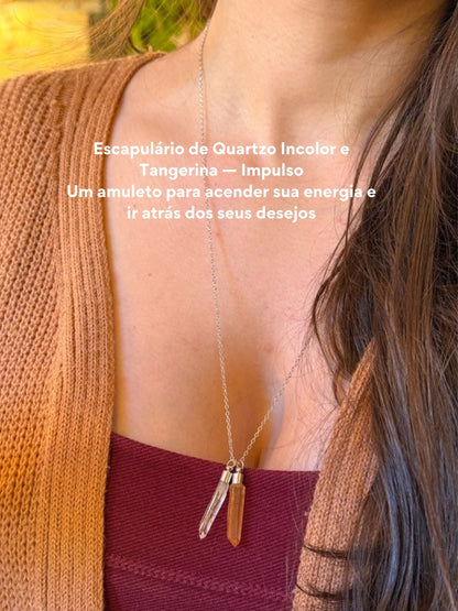 Escapulário Impulso — Quartzo Incolor e Tangerina