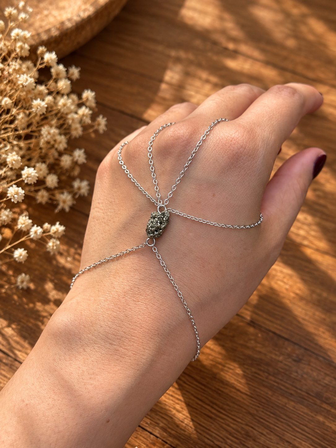 Handchain de Pirita no banho de Ródio Branco